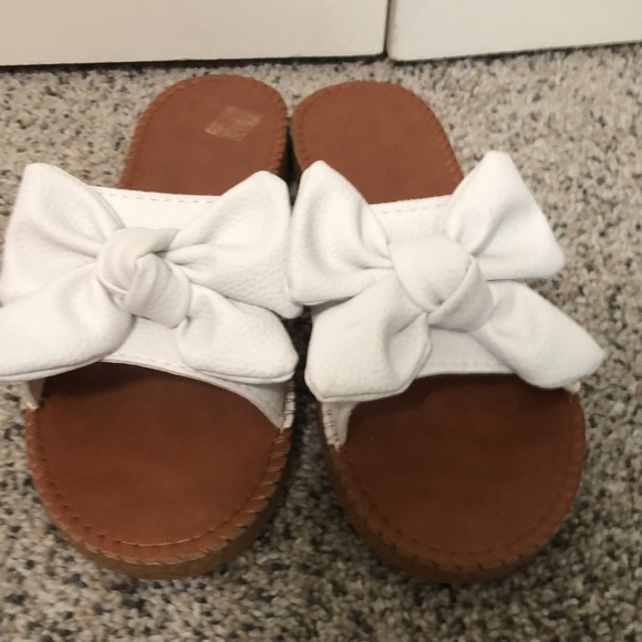 Cute green bow slides 9 slide sandals new - Picture 4 of 11